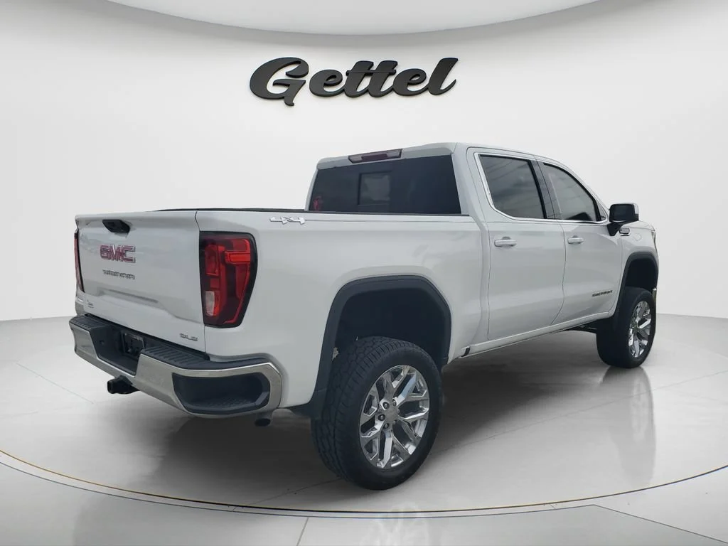 Used 2023 Summit White GMC SLE image 3