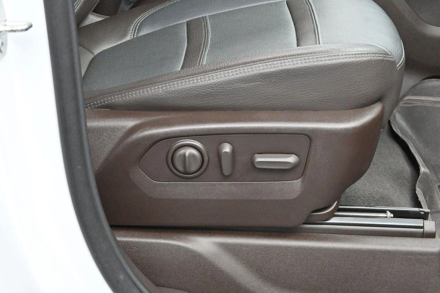 Used 2021 SUMMIT WHITE GMC Denali image 33
