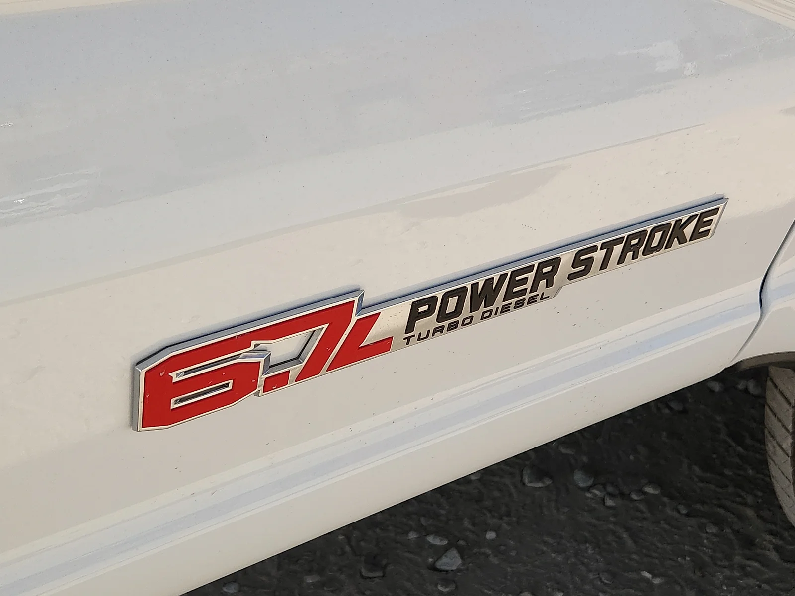 New 2027 Oxford White Ford XLT image 11