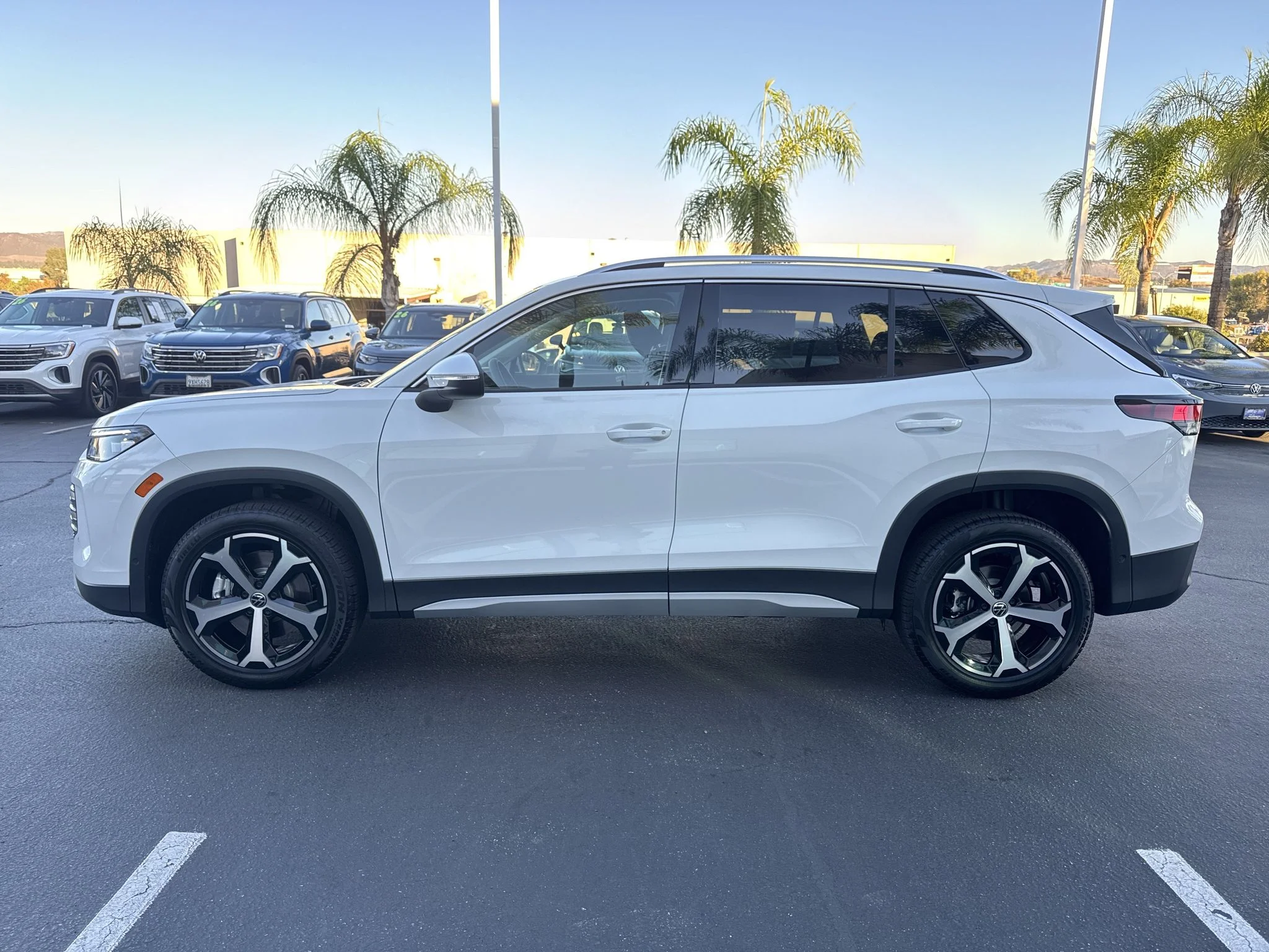 New 2026 Pure White Volkswagen SE image 5