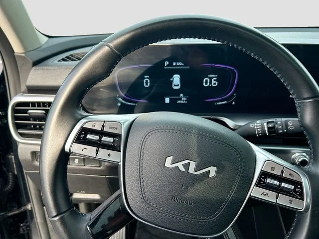 Used 2023 Black Kia S image 40