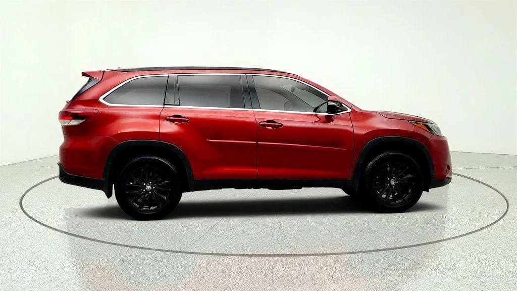Used 2019 Salsa Red Pearl Toyota SE V6 AWD image 4