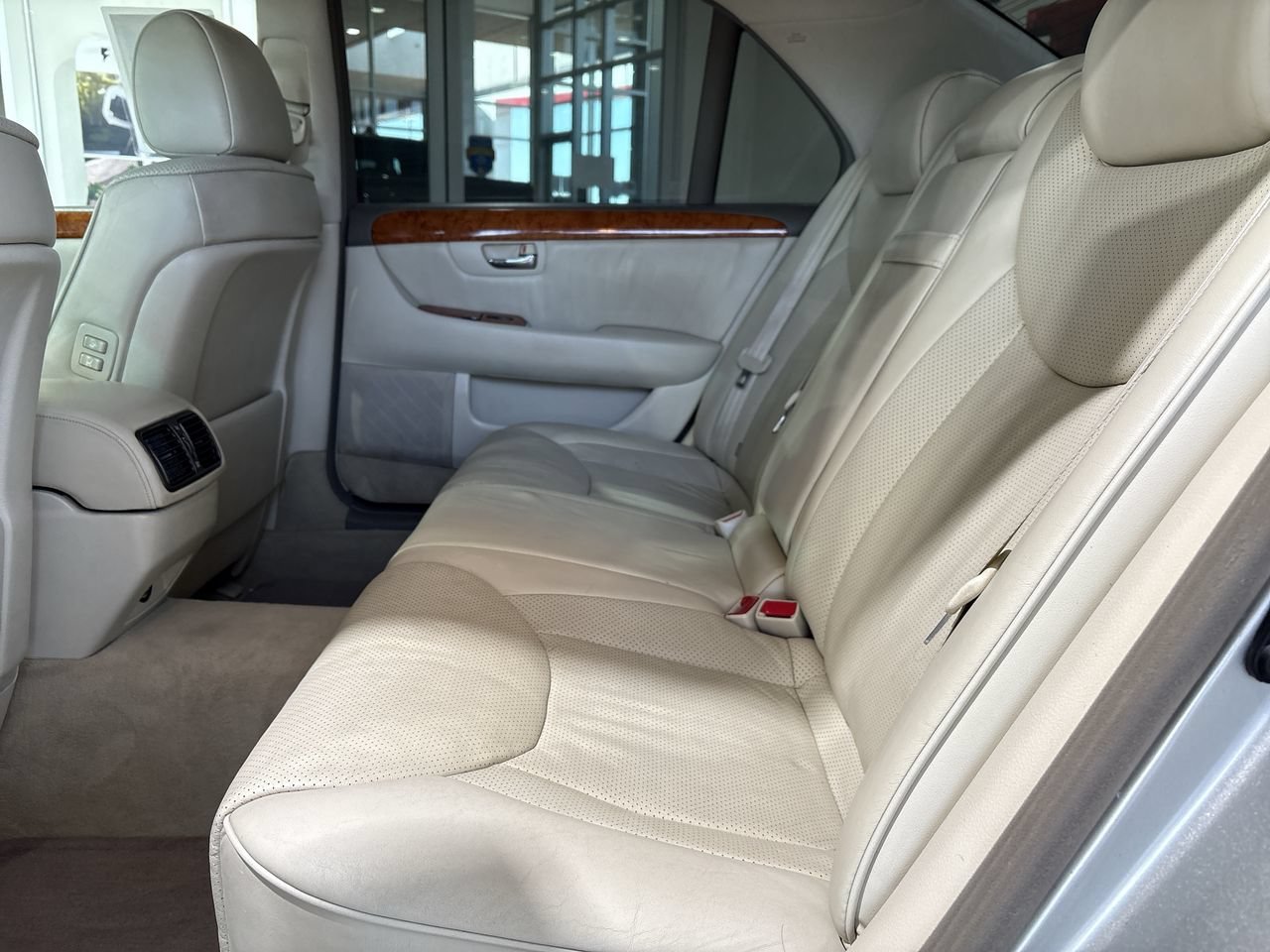Used 2003 Silver Lexus 430 image 21