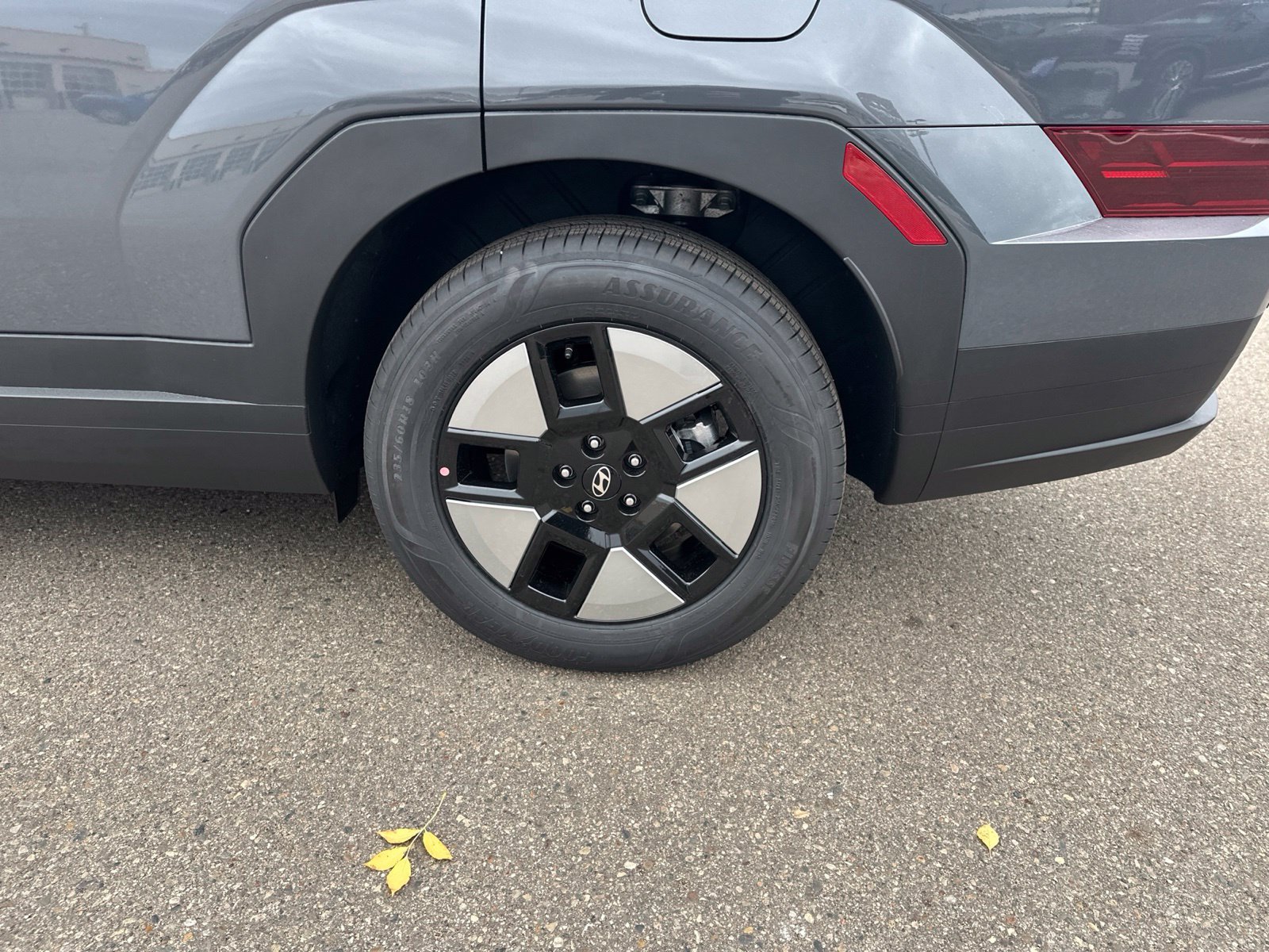 New 2027 Gray Hyundai SEL image 7