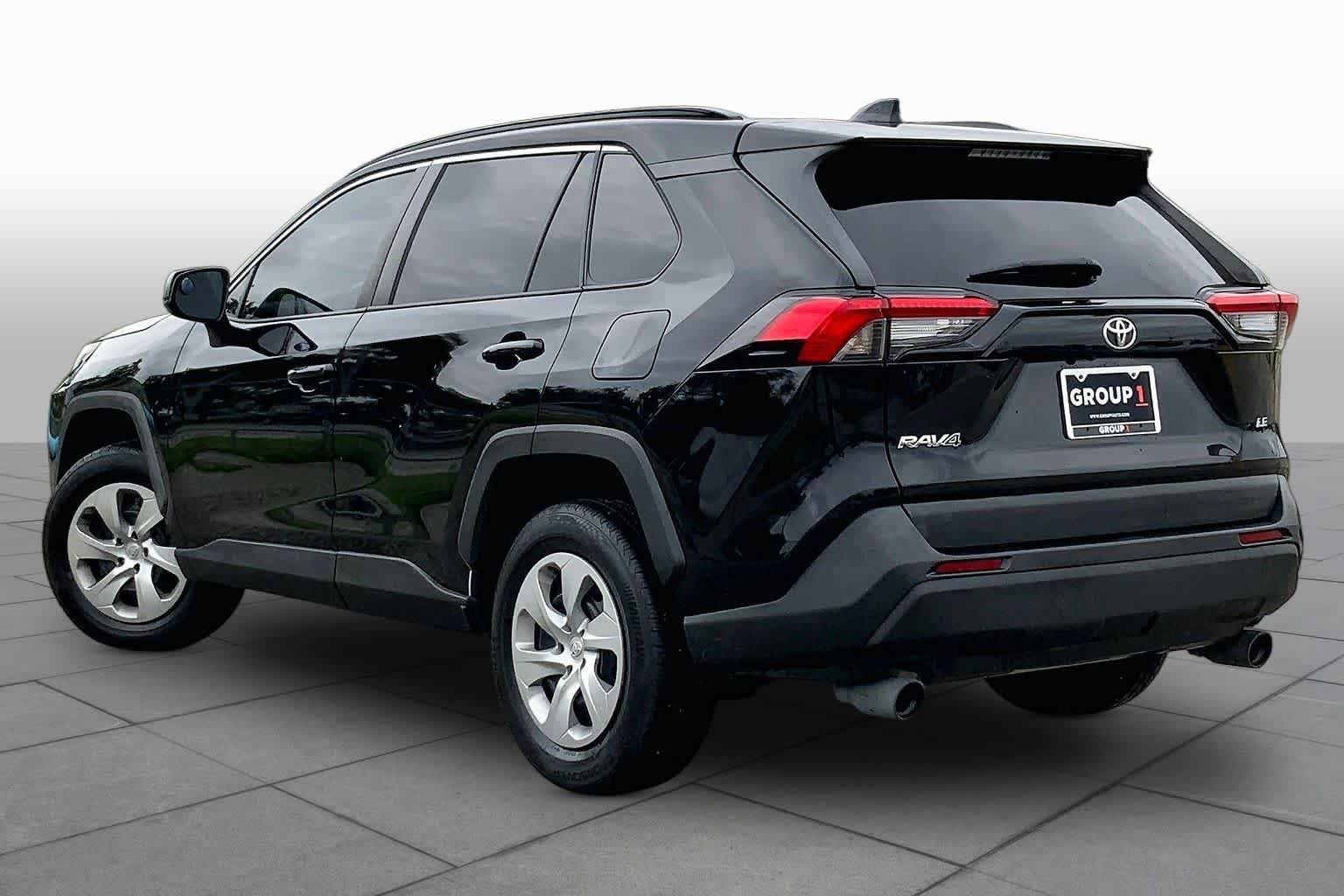 Used 2021 Midnight Black Metallic Toyota LE image 12