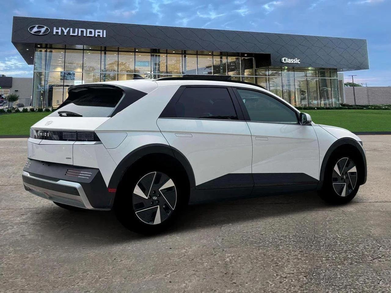 2025 Hyundai IONIQ 5 SEL - Photo 8
