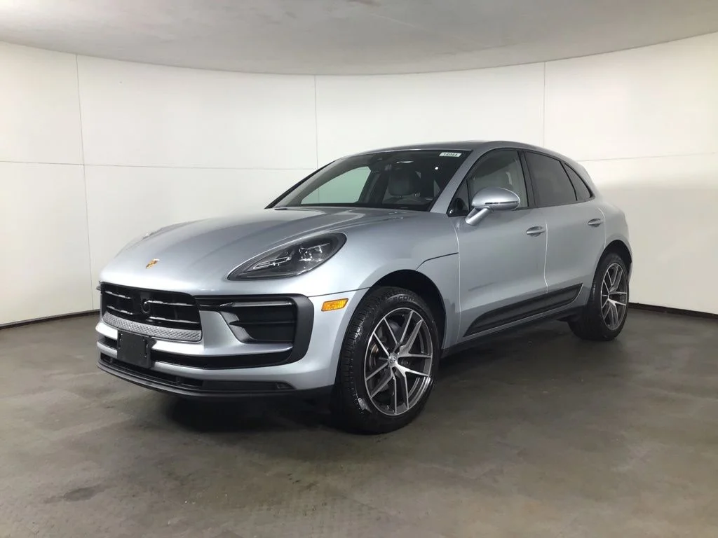 2026 Porsche Macan -'s photo
