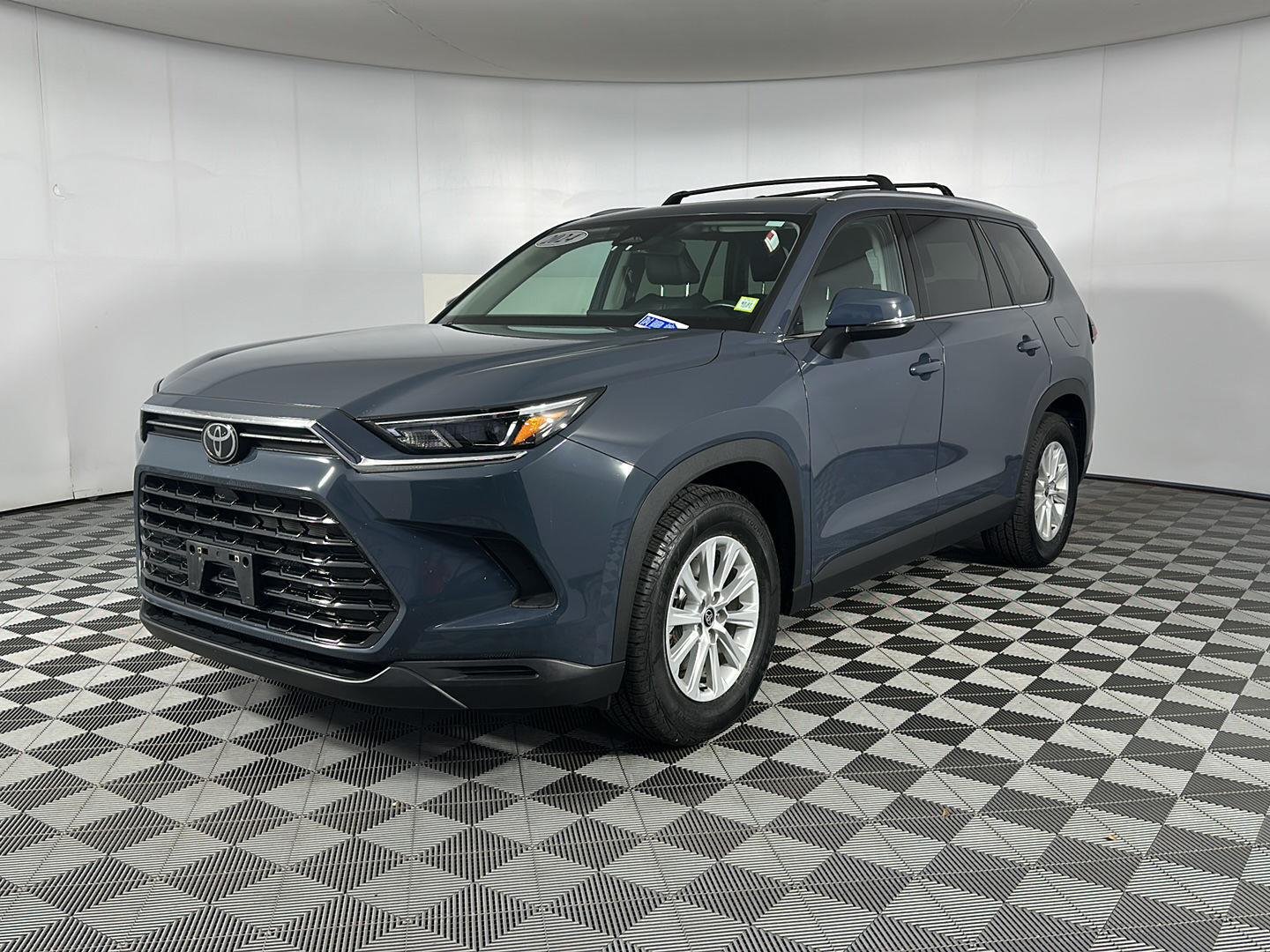 Used 2024 Storm Cloud Toyota XLE image 7