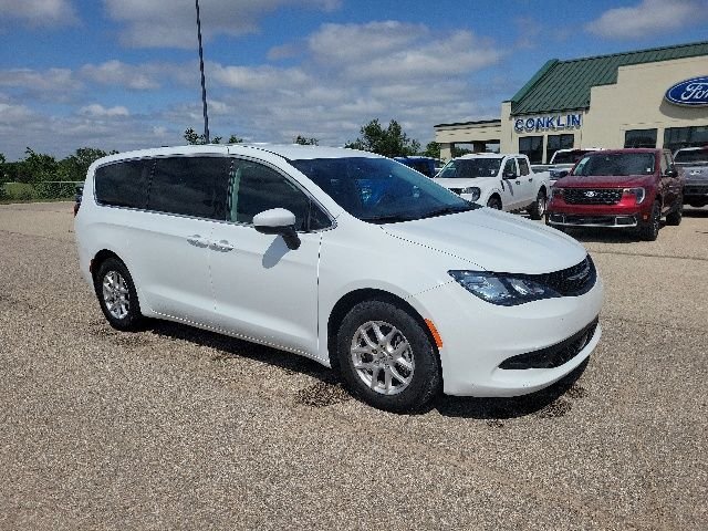 Used 2023 White Chrysler LX image 21