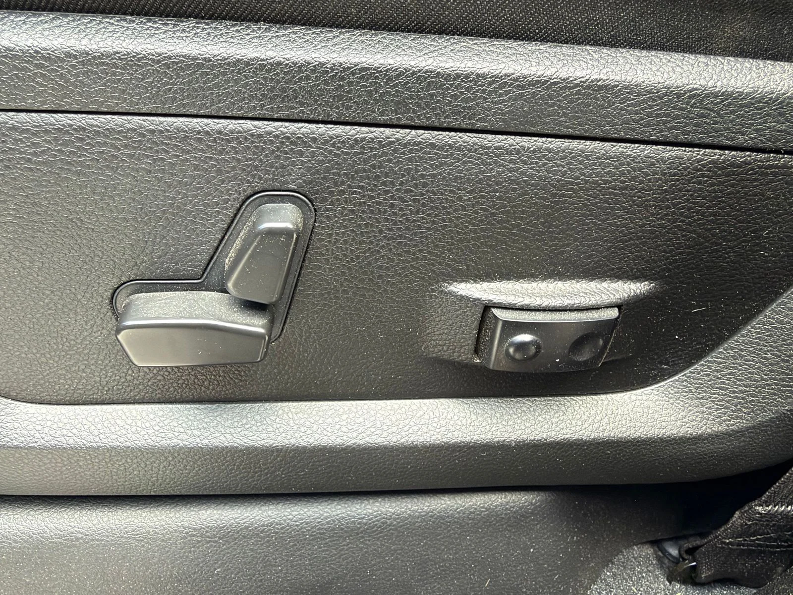 Used 2022 Silver Ram Laramie image 9