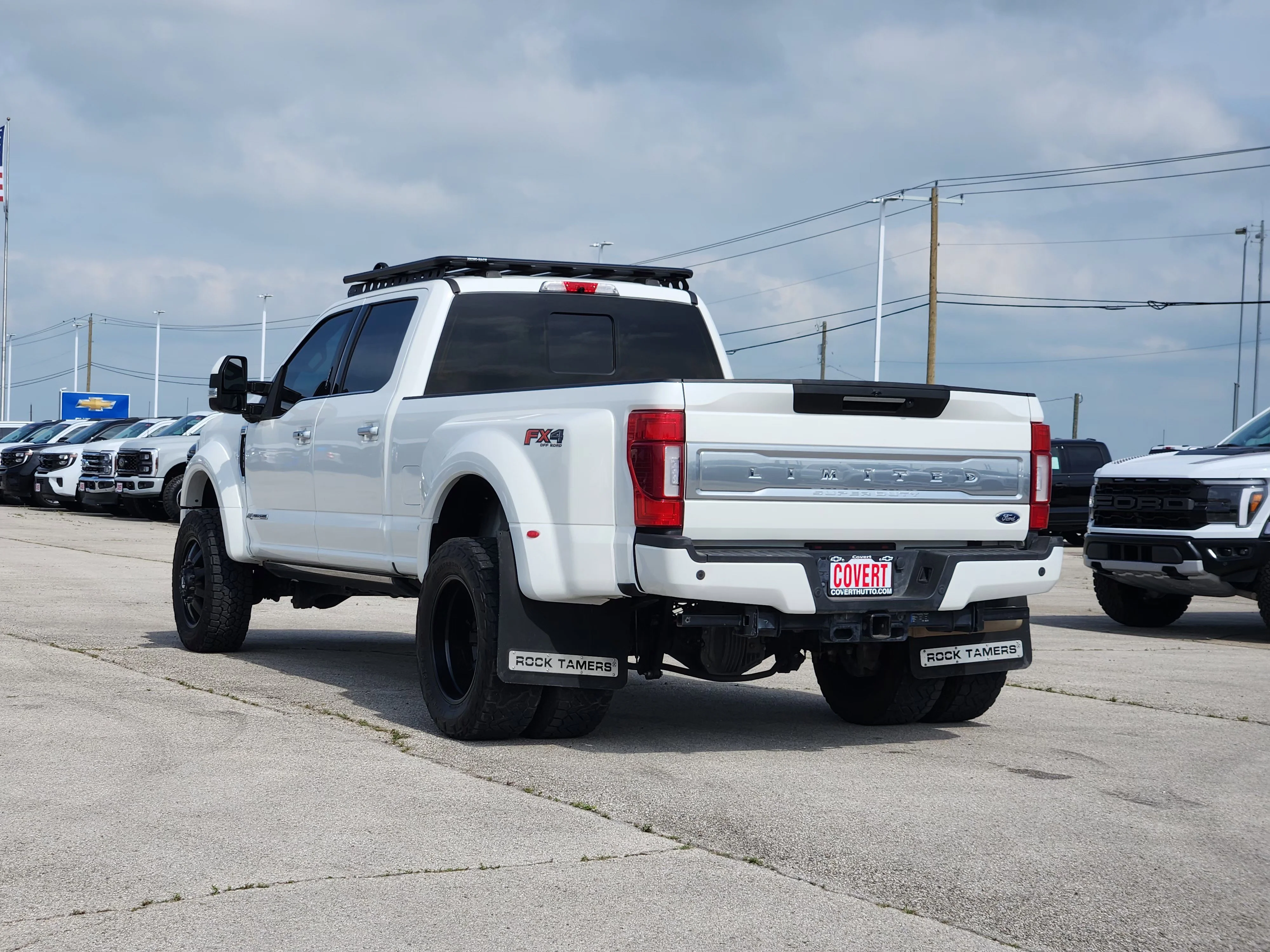 Used 2022  Ford Limited image 5