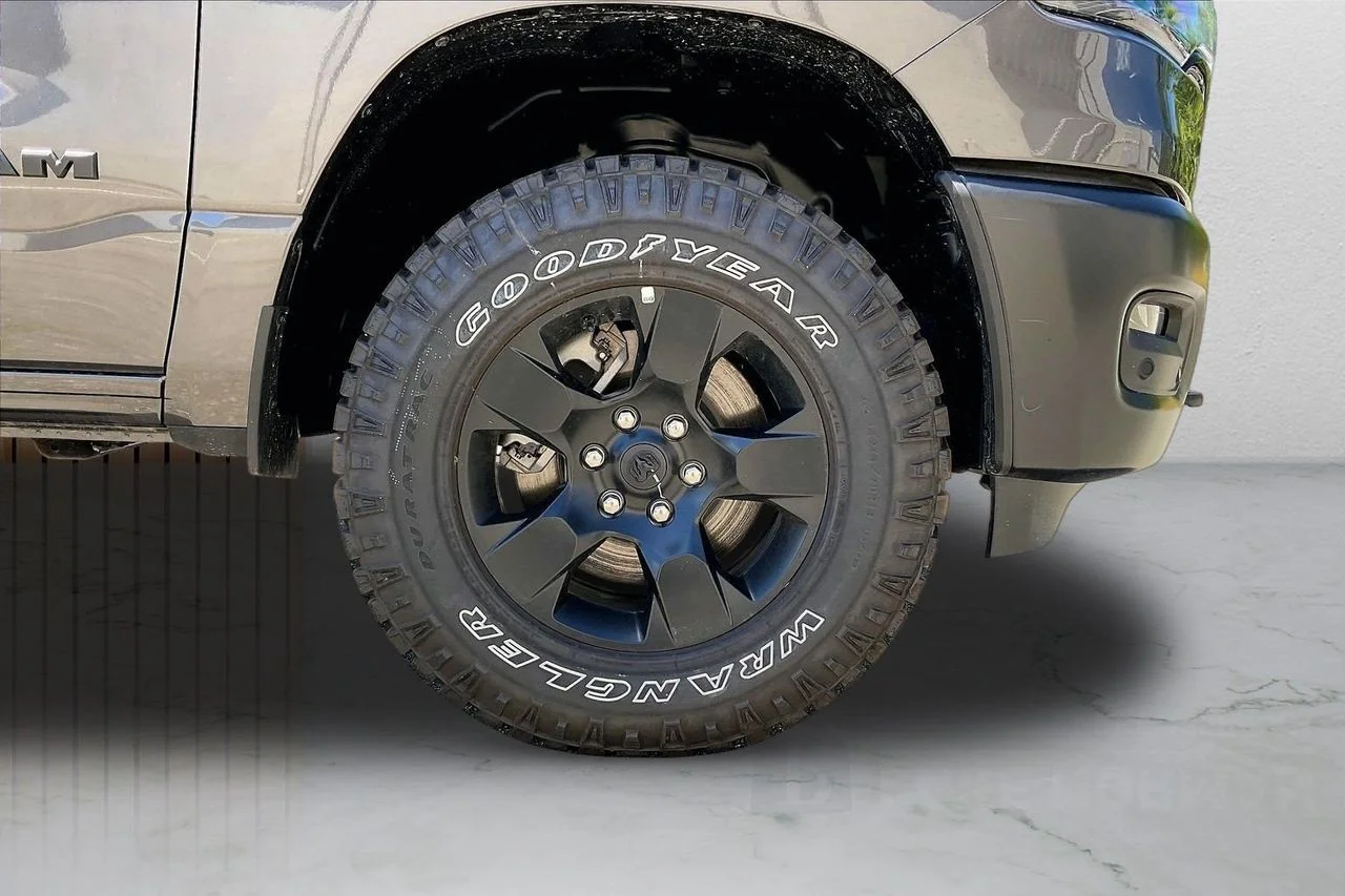 New 2026 Granite Crystal Metallic Clear-Coat Exterior Paint RAM Warlock image 28