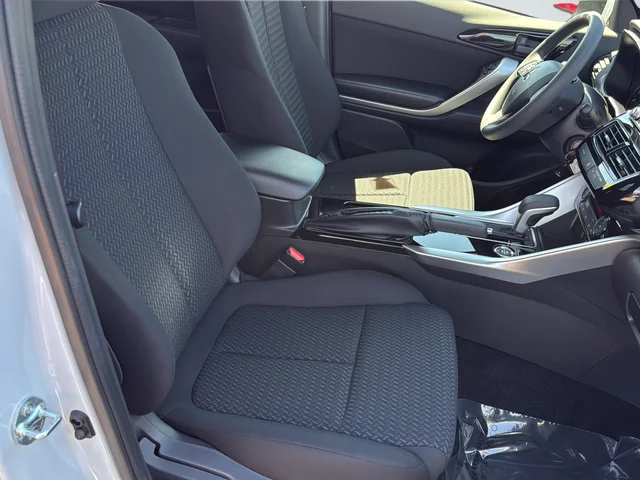 New 2026 White Mitsubishi ES image 9