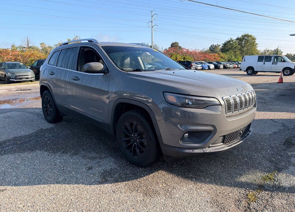 Used 2021 Gray Jeep Latitude Lux image 3