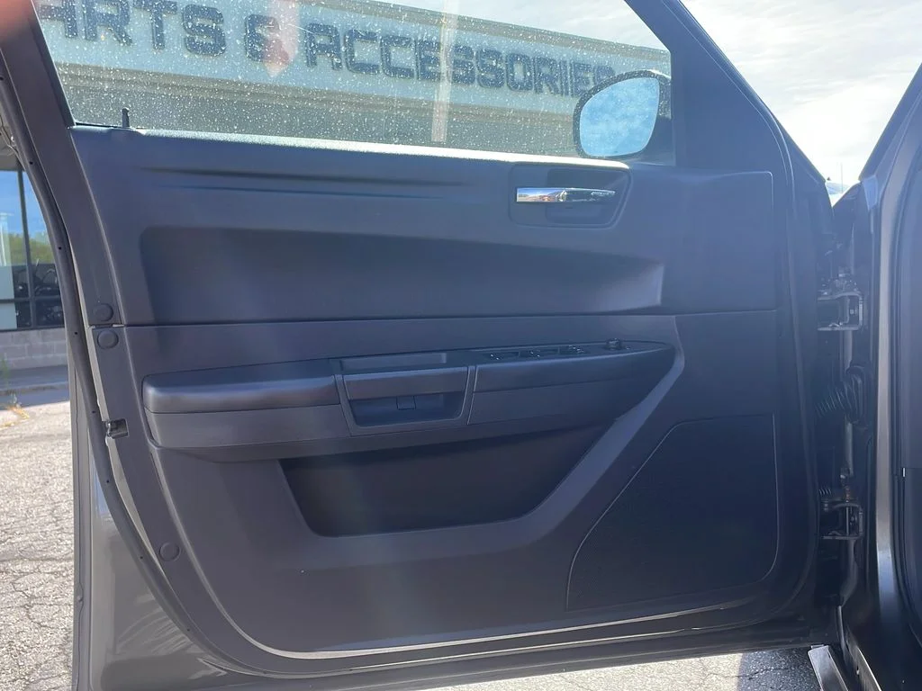 Used 2008 Dark Titanium Metallic Clearcoat Chrysler LX image 10