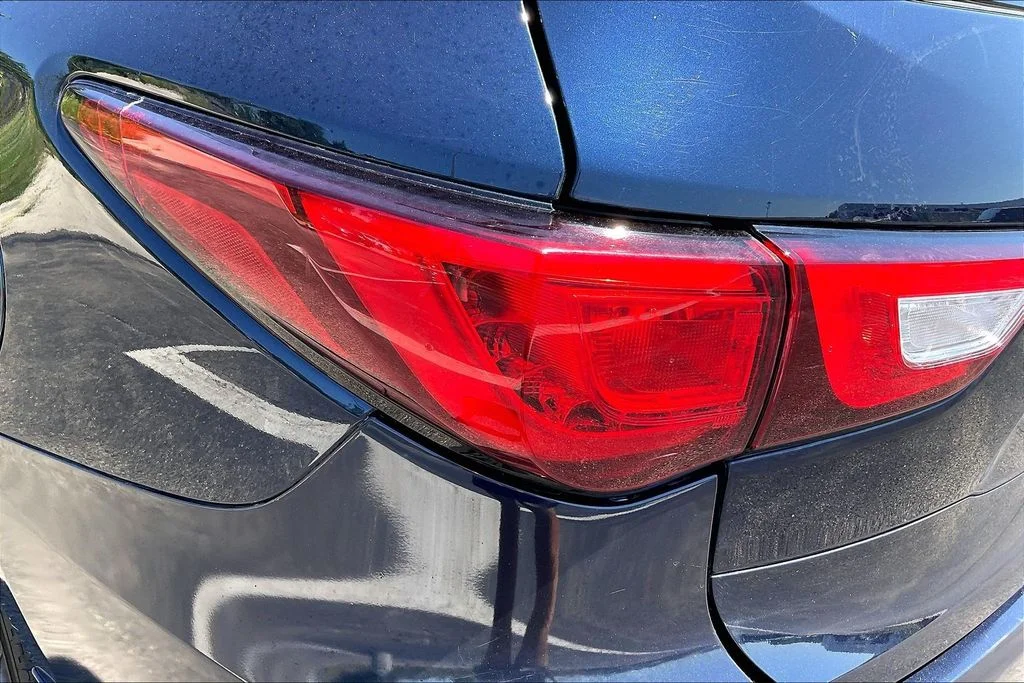 Used 2017 Blue INFINITI Base image 28