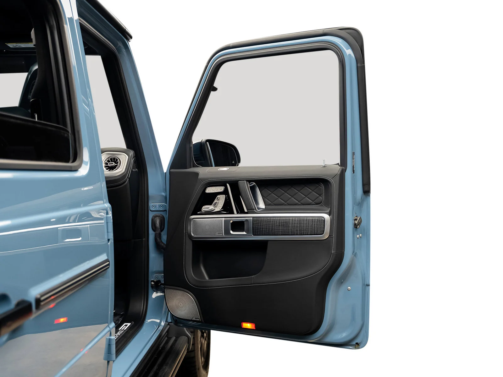 Used 2025  Mercedes-Benz G 580 image 54