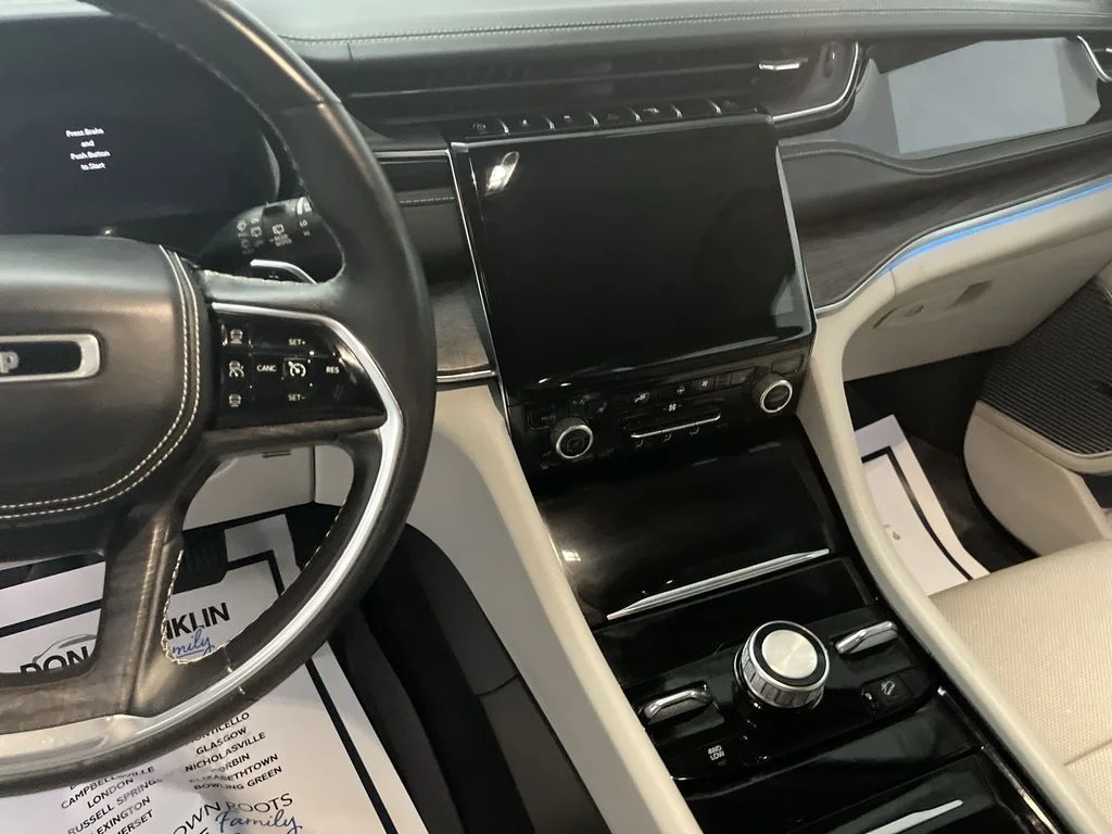 Used 2022 Gray Jeep Overland image 10