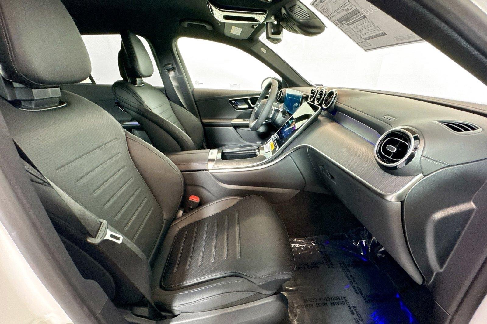 New 2026 Polar White Mercedes-Benz GLC 300 image 25