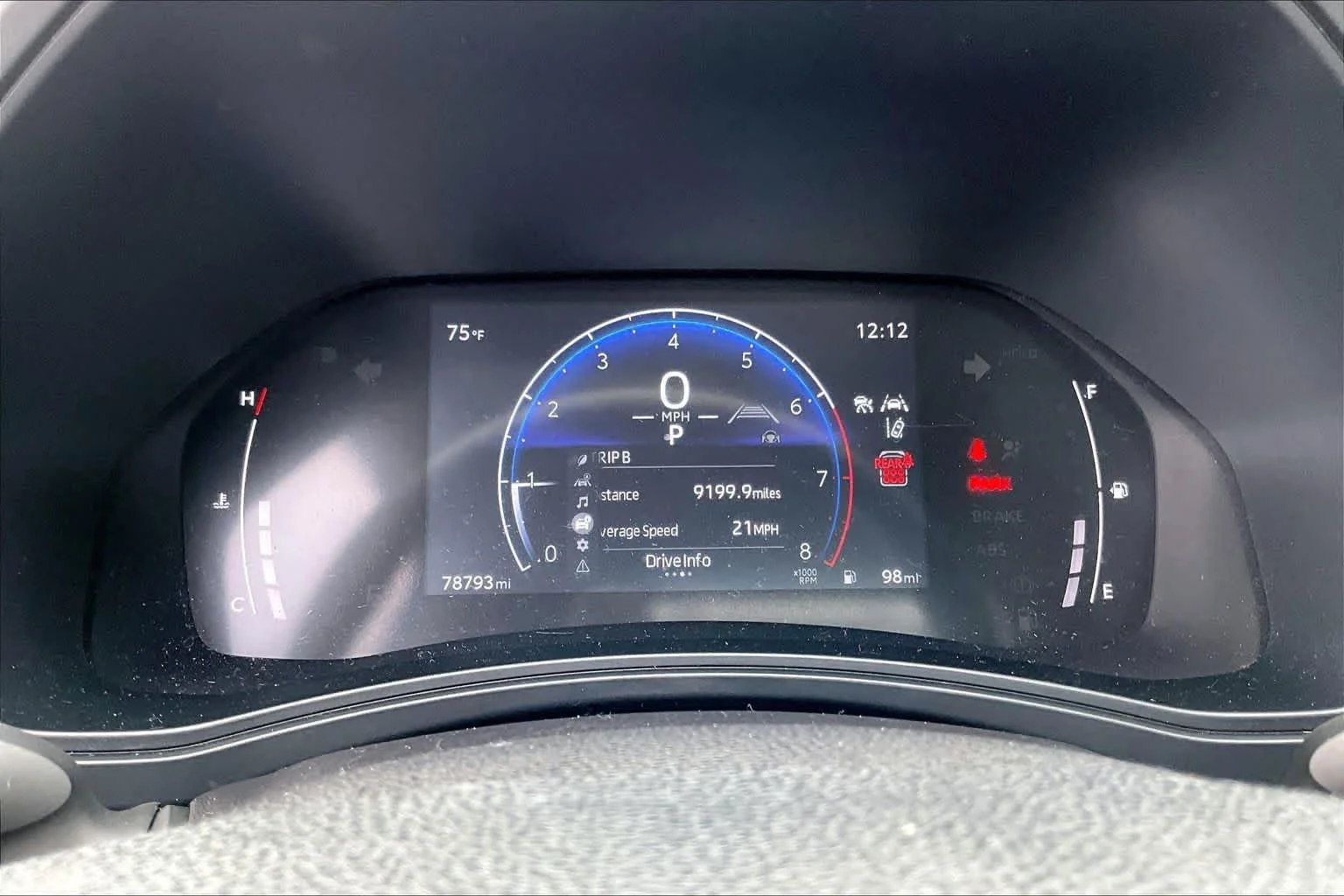 Used 2025 Wind Chill Pearl Toyota LE image 26
