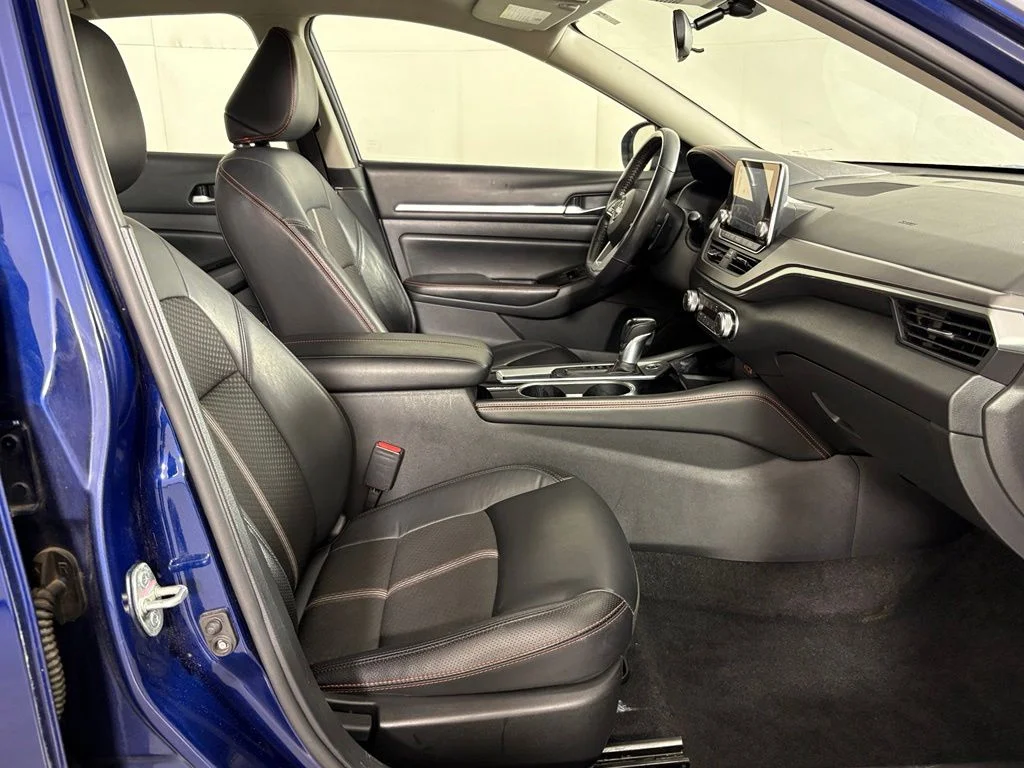 Used 2024 Blue Nissan 2.5 SR image 44
