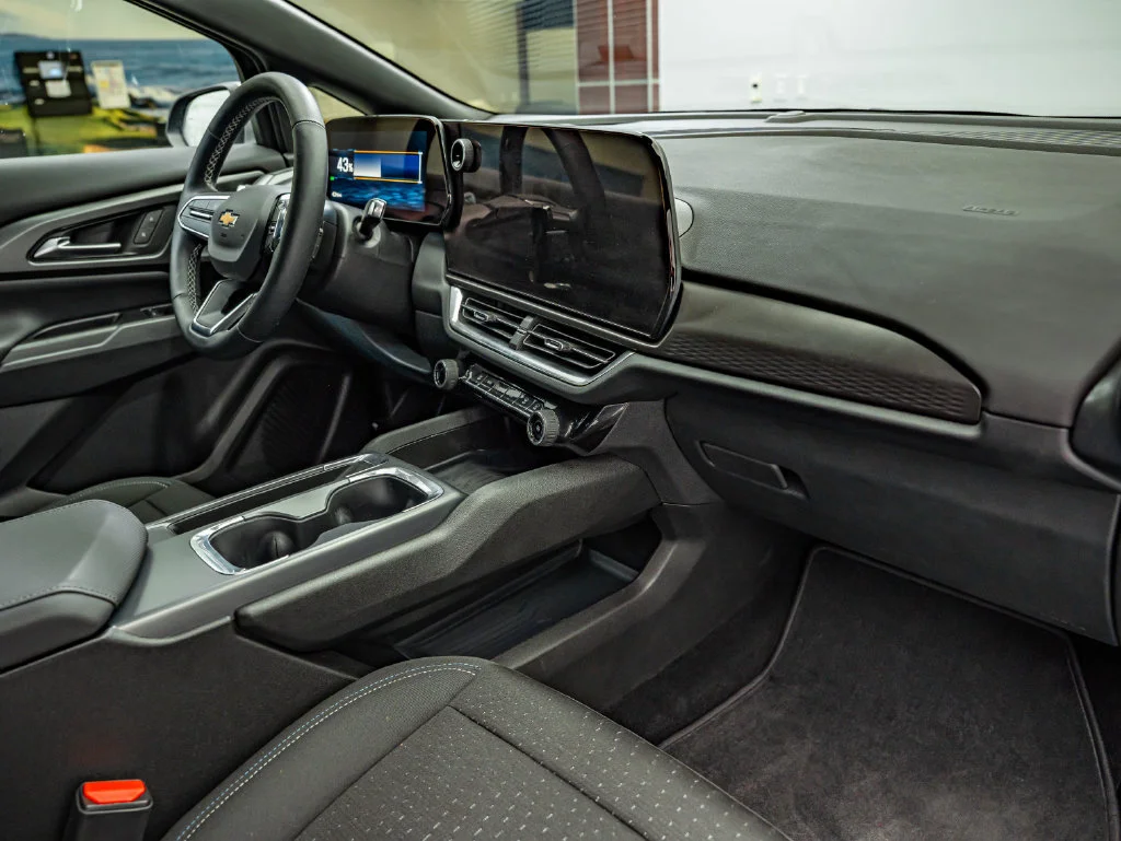 Used 2025 Sterling Gray Metallic Chevrolet LT image 34