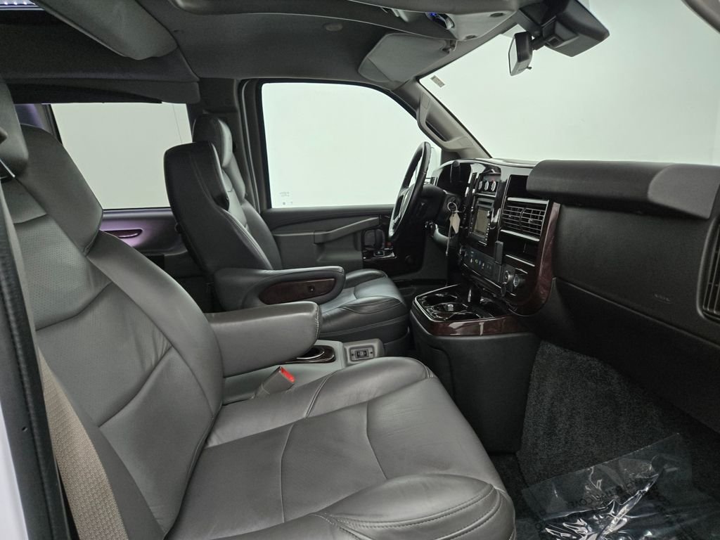 Used 2021 White Fade Chevrolet Explorer Limited SE image 30