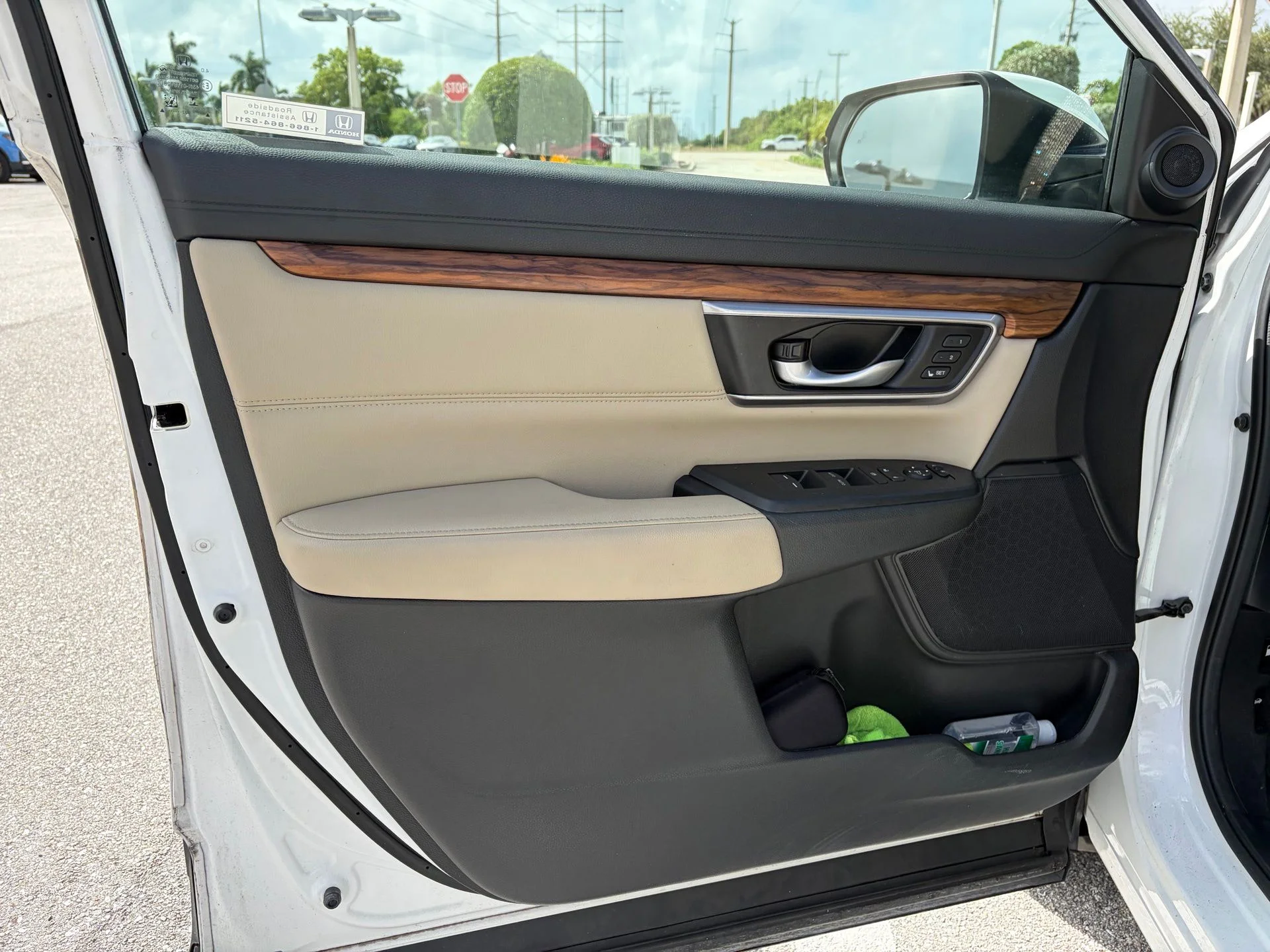 Used 2022 Platinum White Pearl Honda EX-L image 23