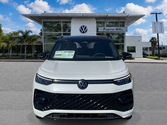 New 2026 White/off-white Volkswagen 2.0T SE R-Line Black image 2