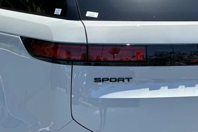 New 2026 Borasco Grey Land Rover SE image 25