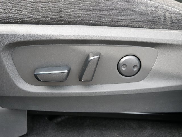 Used 2022 Black Nissan SV image 13