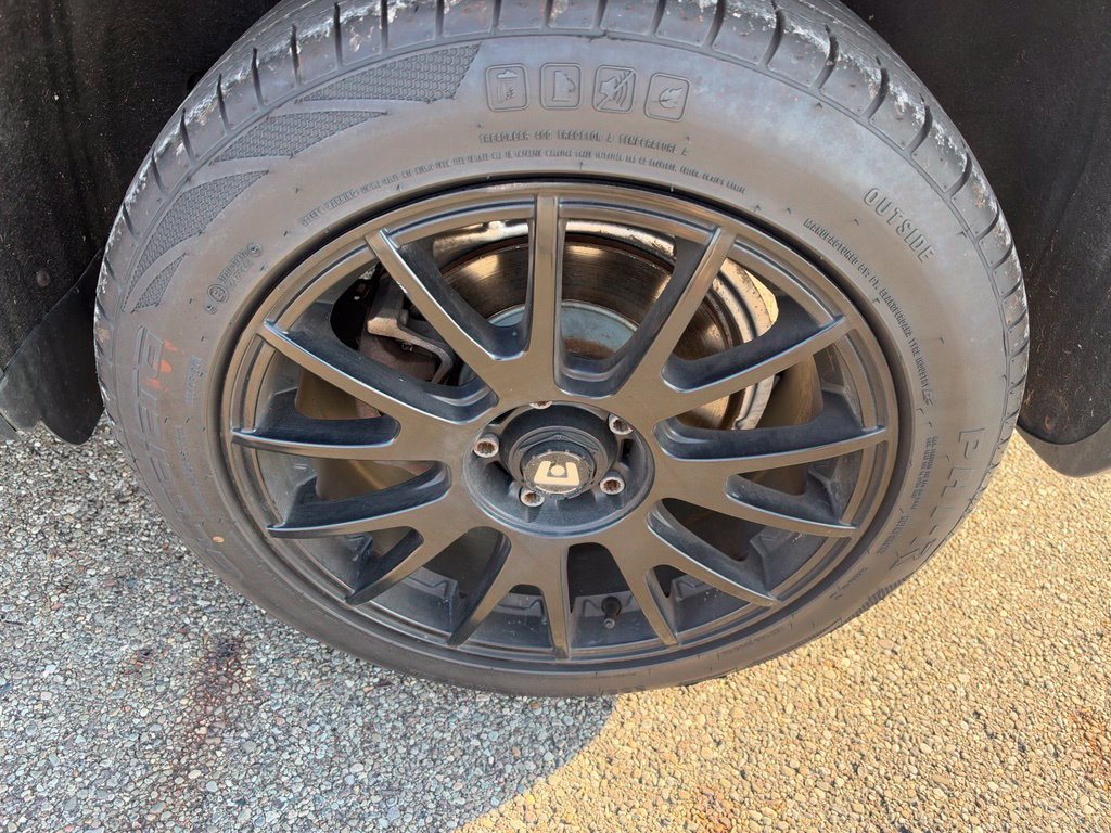 Used 2015 Black Volkswagen R-Line image 7