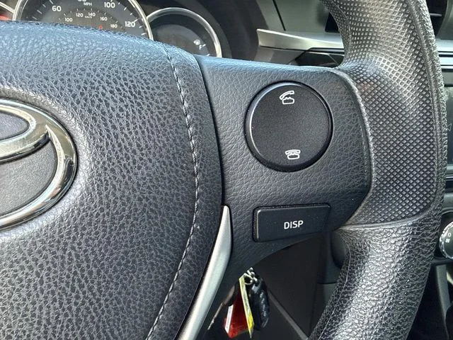 Used 2014 Silver Toyota L image 33