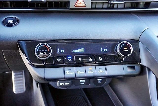 Used 2026 White Hyundai SEL Sport image 25