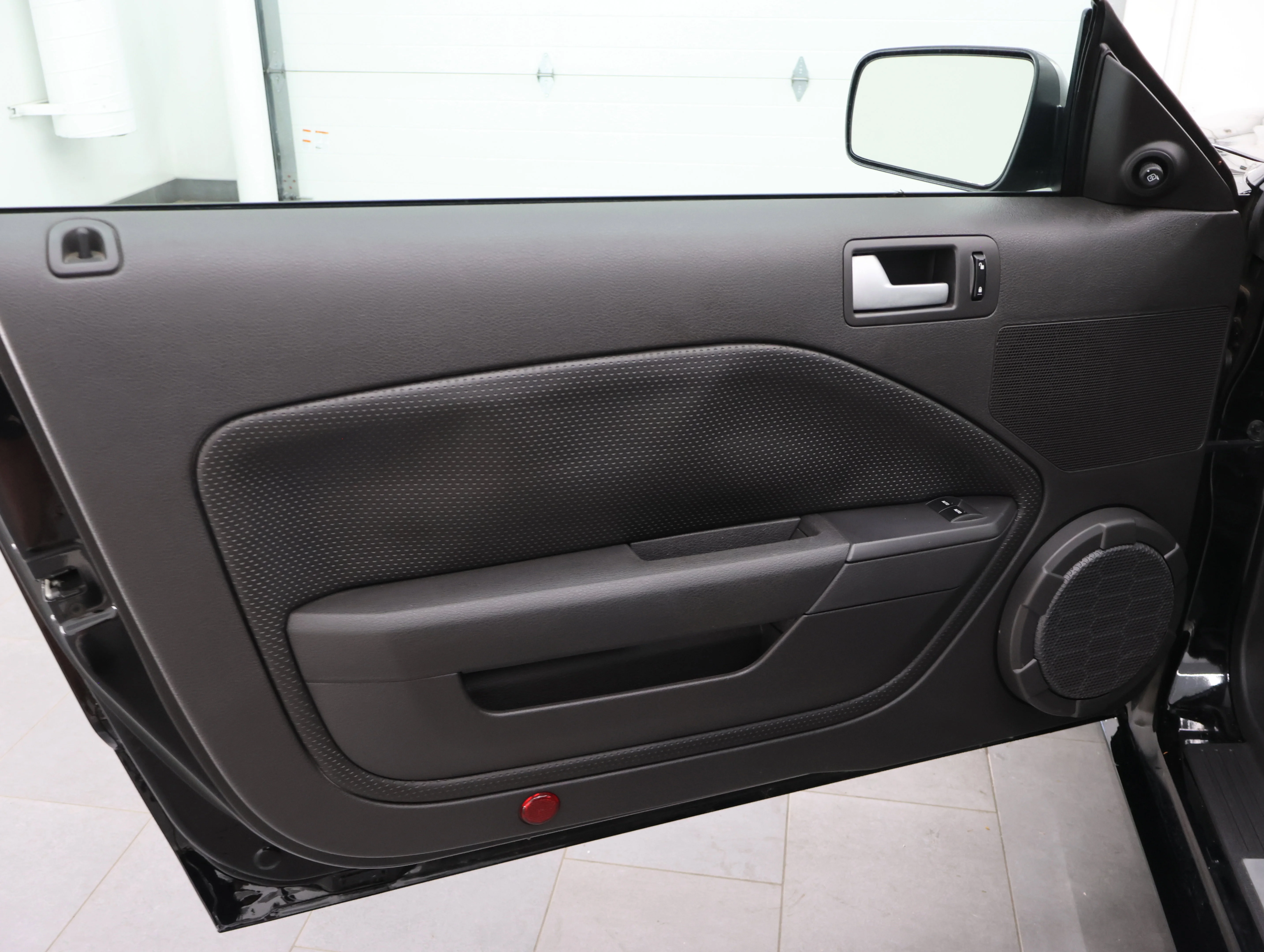 Used 2007 Black Ford GT Premium image 30