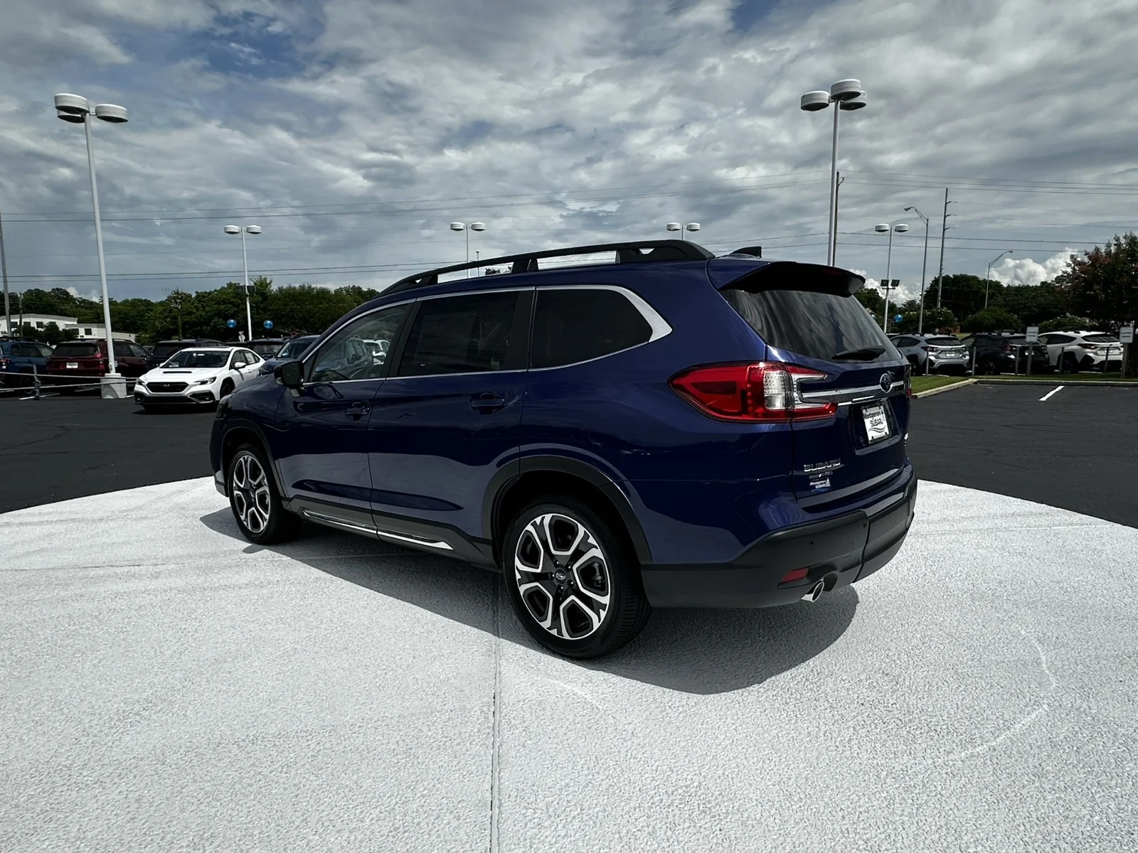 New 2026 SAPPHIRE BLUE PEARL Subaru Limited 7-Passenger image 5
