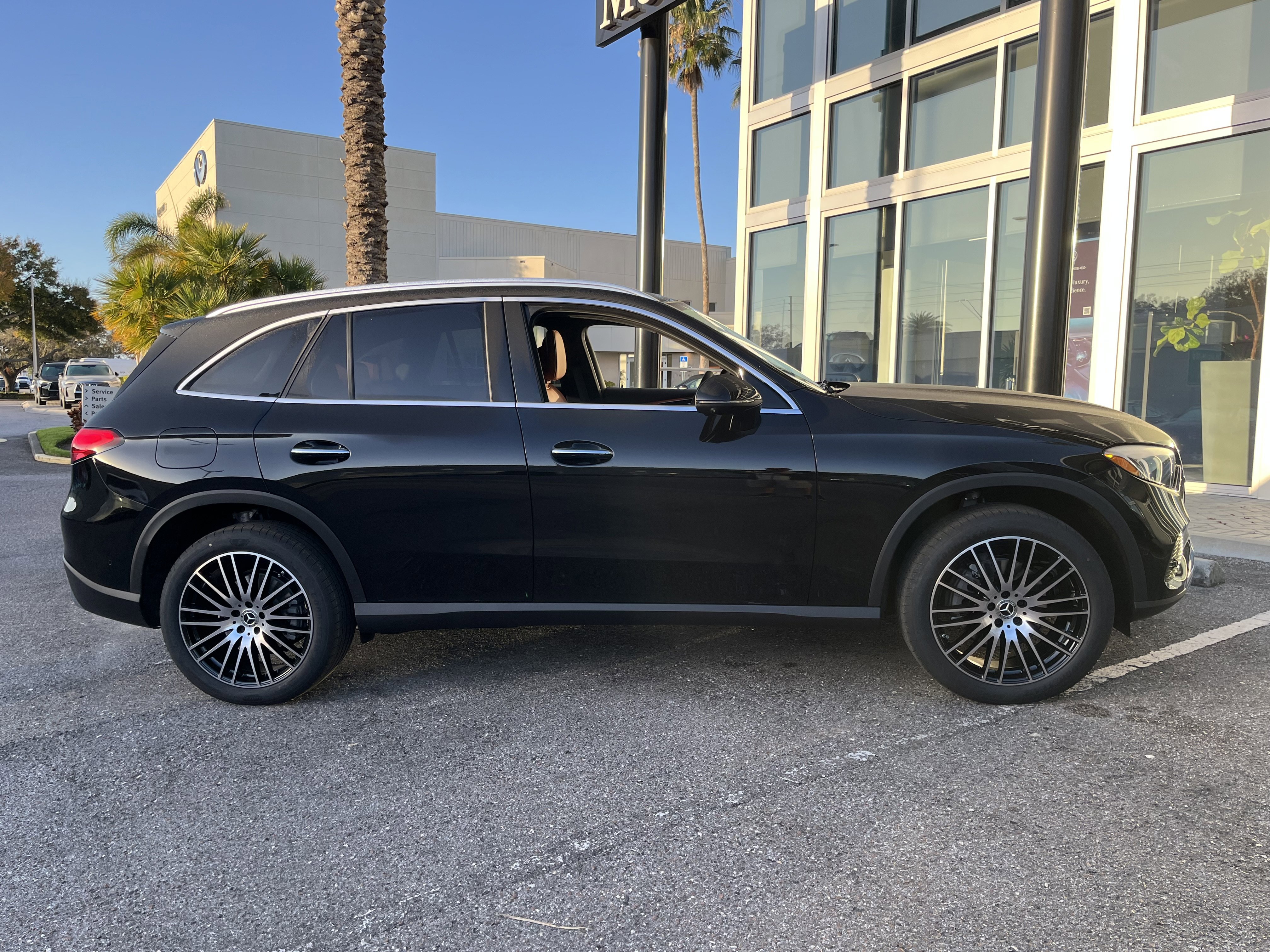 New 2026 Obsidian Black Metallic Mercedes-Benz GLC 300 image 5