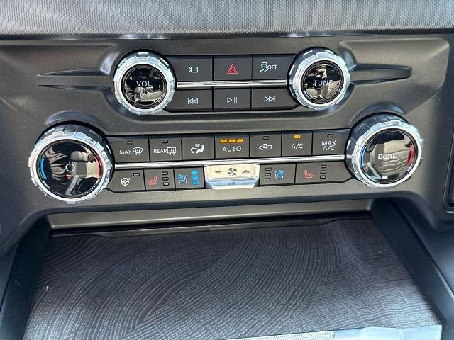 2025 Ford F-250 Super Duty Platinum - Photo 60