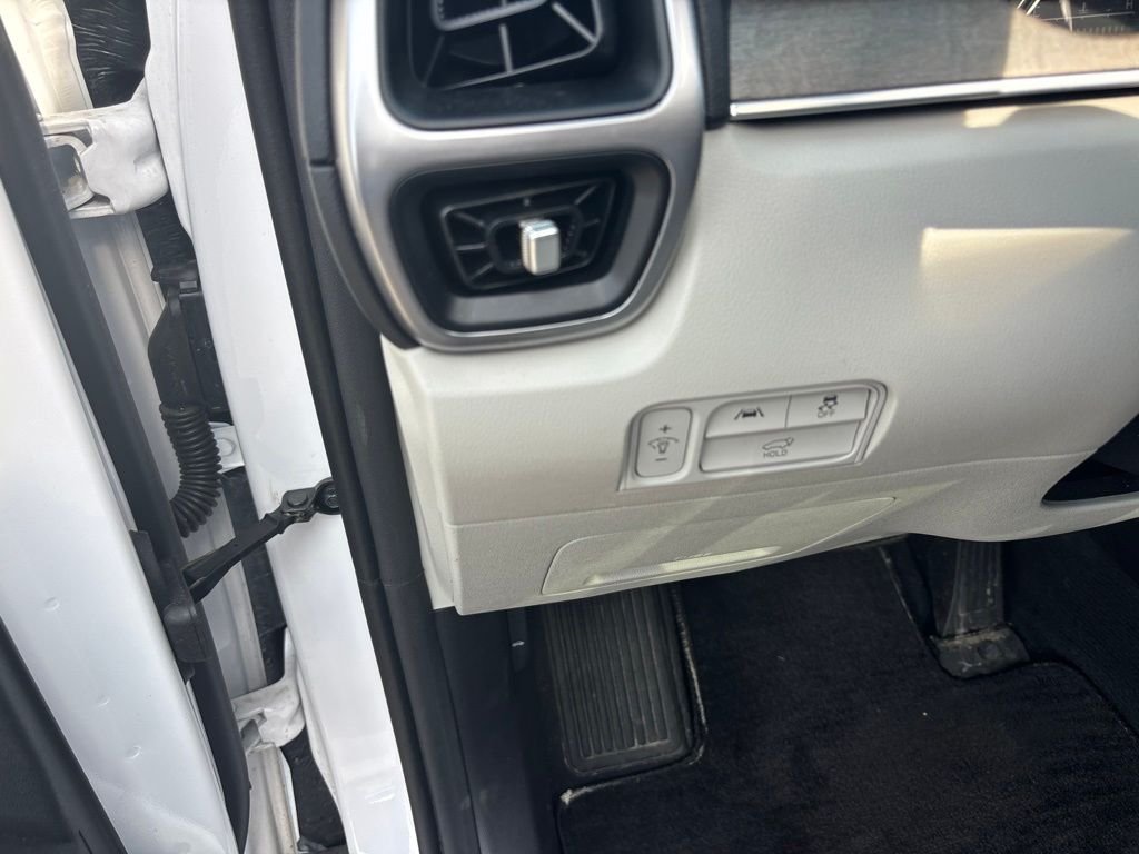 Used 2023 White Kia X-Line EX image 29