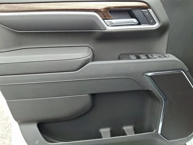 New 2026 Summit White GMC SLE image 12