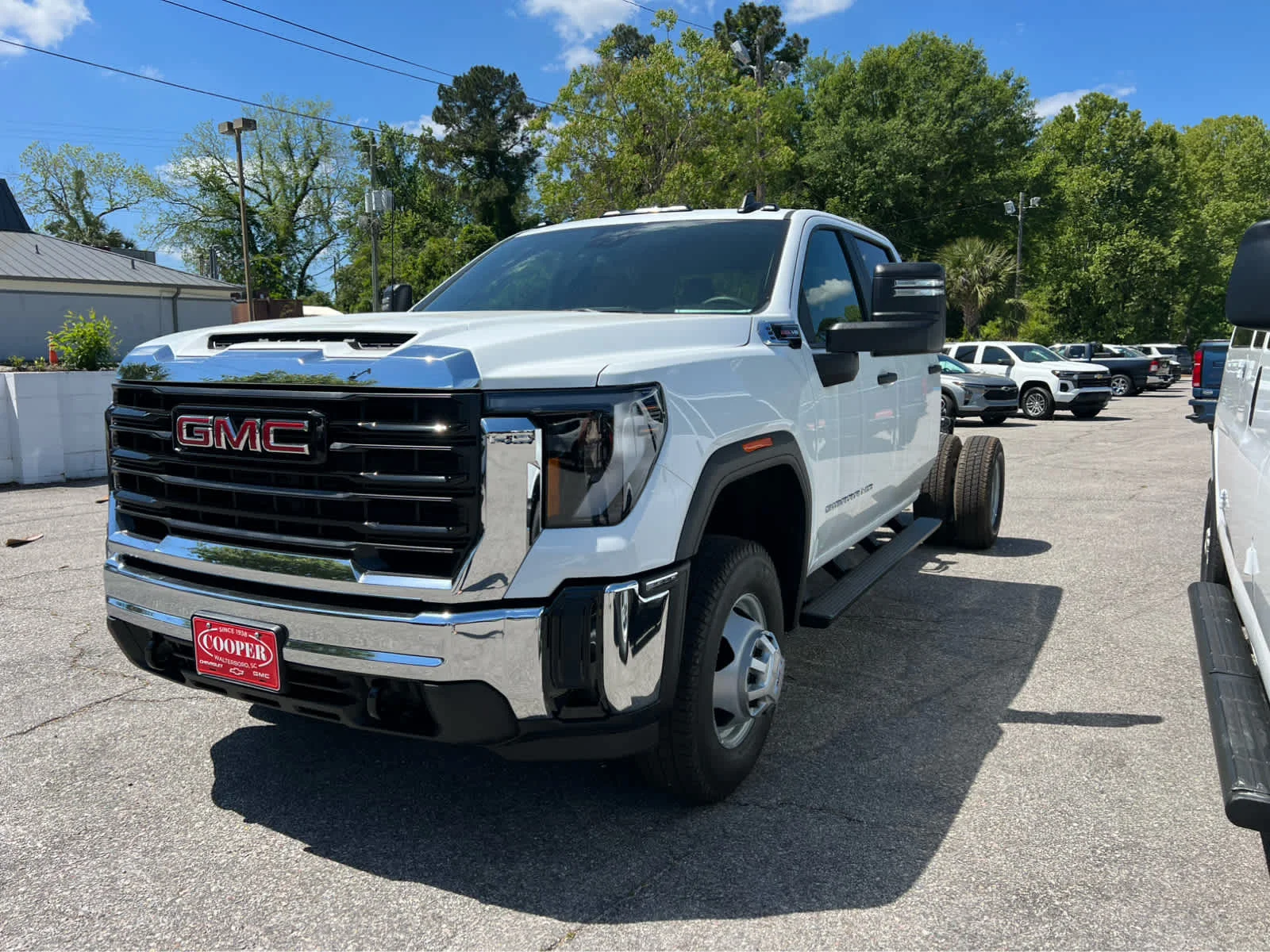 New 2026 Summit White GMC Pro image 1