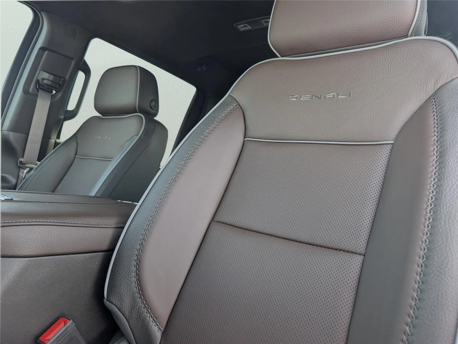 New 2026 Glacier White Tricoat GMC Denali DRW image 23