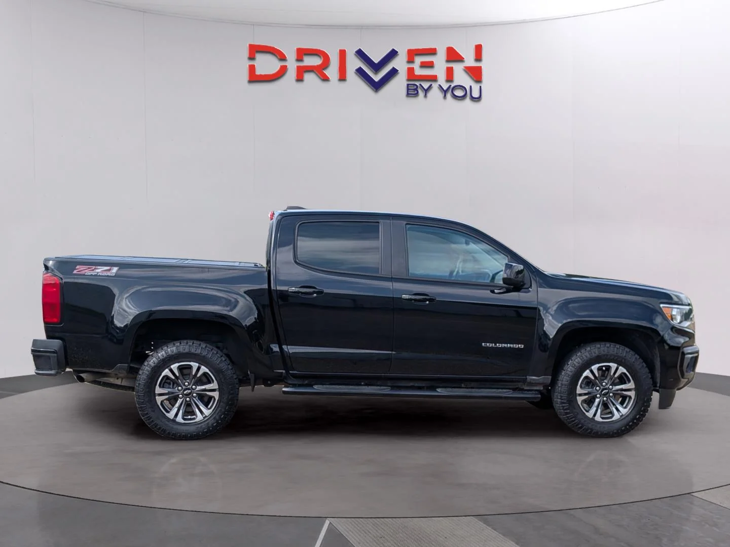 Used 2022 Black Chevrolet Z71 image 6