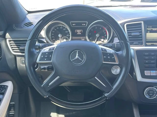 Used 2016 Obsidian Black Metallic Mercedes-Benz GL 550 image 22