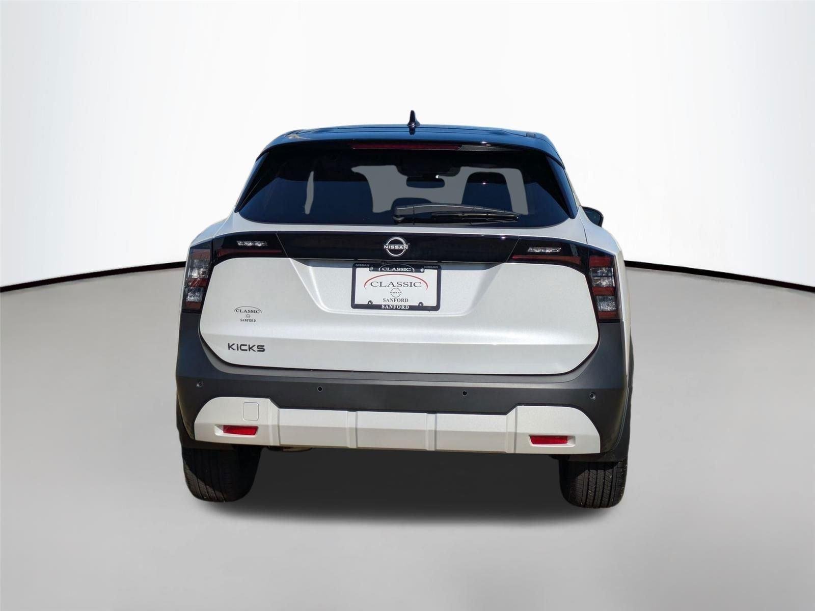 New 2025 Two-tone Aspen White TriCoat / Super Black Nissan SV image 7