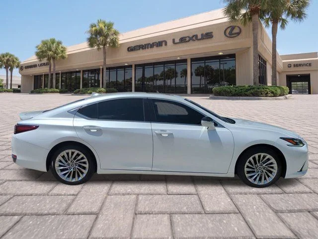 Certified Used 2022 EMINENT WHITE PEARL Lexus 300h Ultra Luxury image 3