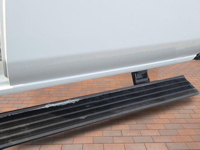 Used 2024 Summit White GMC AT4 image 19