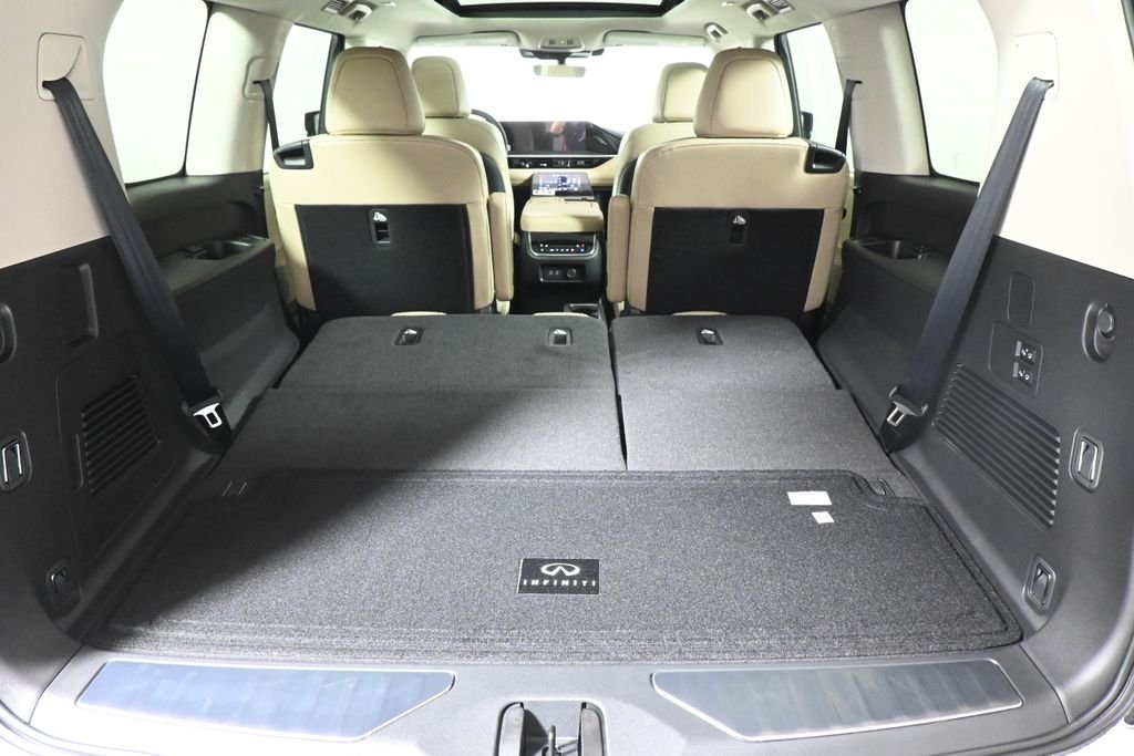 New 2026 RADIANT WHITE INFINITI Pure 4WD image 40