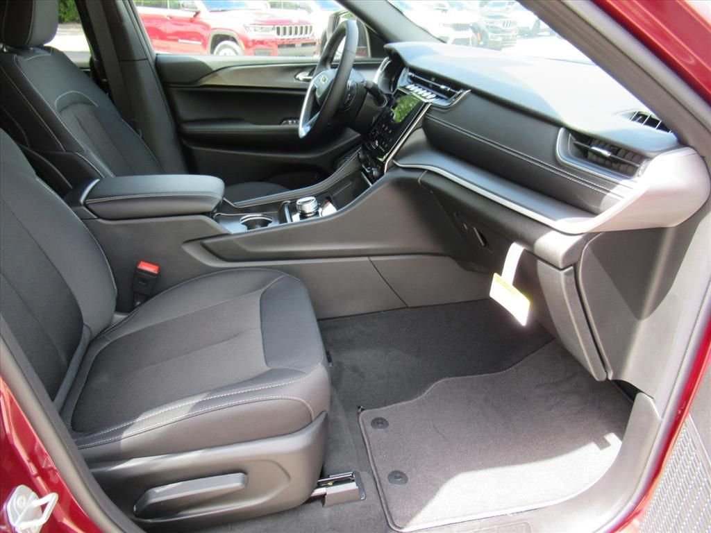 New 2026 Velvet Red Pearl-Coat Exterior Paint Jeep Laredo X image 10