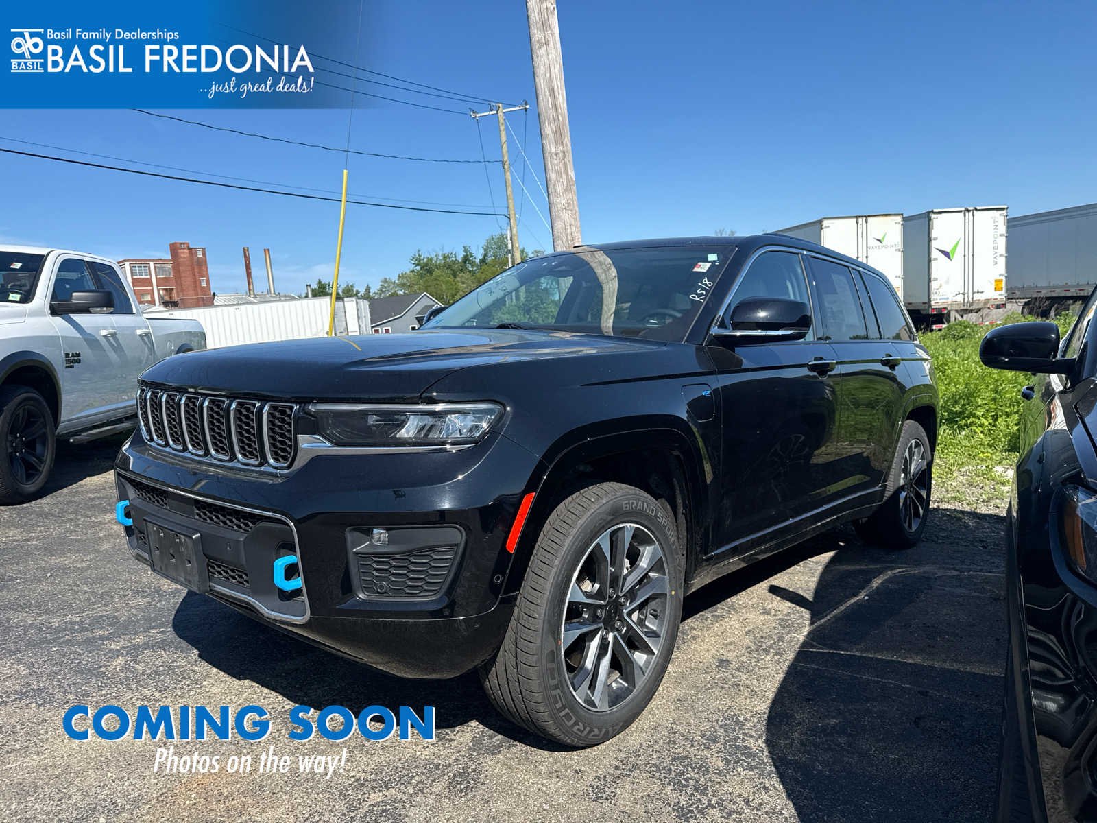 2022 Jeep Grand Cherokee Overland 4xe 4x4's photo